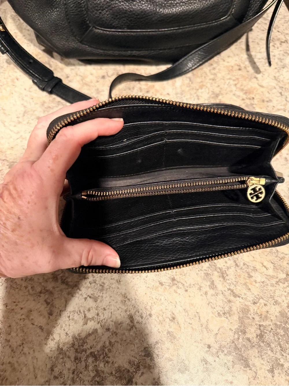 Tory Burch Amanda Hobo/ with wallet